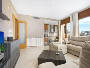 Villa in Lloret de Mar with Private Pool Villa in Lloret de Mar