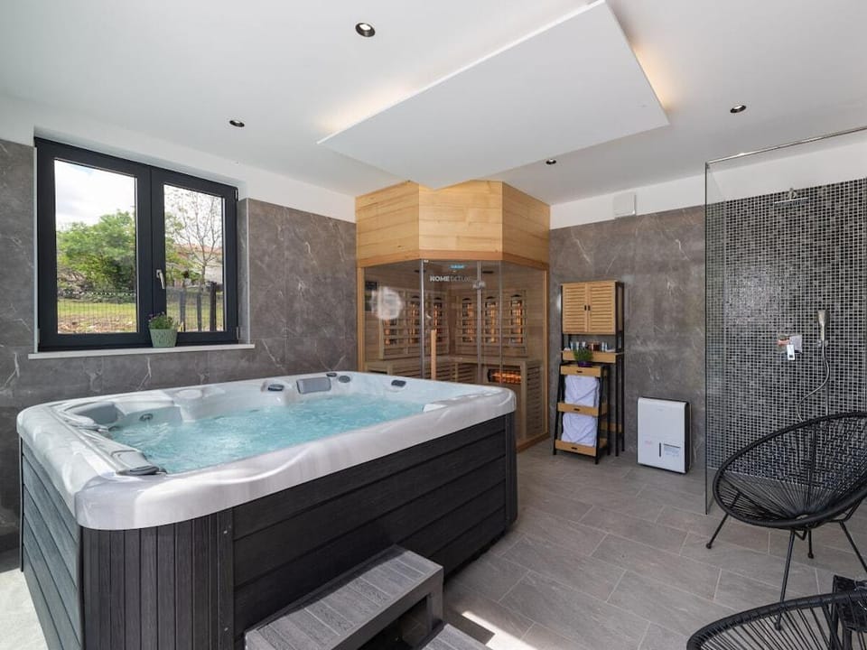 Villa in Zupanici with swimming pool Hotel in Istria County