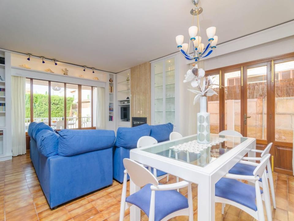 Xalet Ca Shereu - Villa With Private Pool Hotel in Carrer sa Figuera