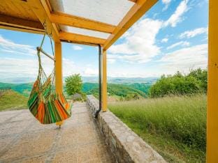 Secluded Escape Hilltop Villa with Hot-Tub - Two Bedroom Villa with Hot-Tub Villa in Slovenia