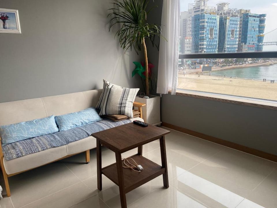 부산광안리 오션뷰하우스 Hotel in Busan