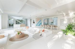 Villa Luja by GORO - 5 Bedroom Jacuzzi, Gym, Golf Villa in North Kuta