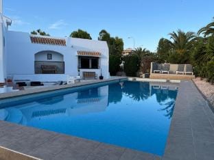 Pleasant Studio House in front of the beach Villa in Roquetas de Mar