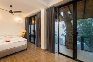5 BR Villa with Luxury Living & Infinity Views Villa in Uva Province, Sri Lanka