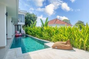 5BR Villa with pool and rice field view in Canggu Villa in North Kuta