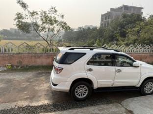 Luxury Villa with Park View Villa in Noida