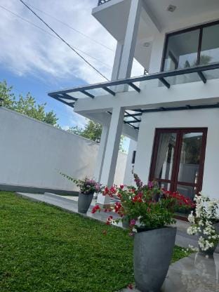 Gateway terrace  Villa in Negombo