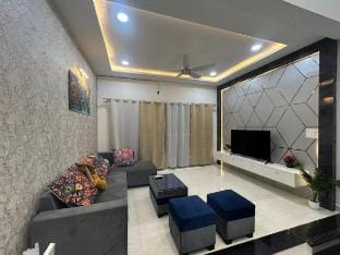Luxury 4BHK Villa Near Airport - Family & Business Villa in Telangana