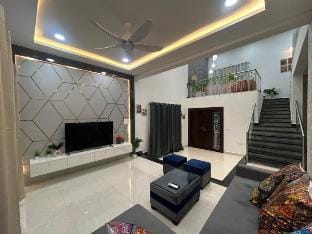 Luxury 4BHK Villa Near Airport - Family & Business Villa in Telangana