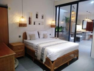 Xmas Villa 3B/3Ba@ Canggu/Rooftop/Garage/Nepreso Villa in North Kuta
