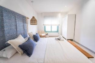Luxurious 5 Bedroom Beachfront Villa in Roquetas de Mar Villa in La Alpujarra