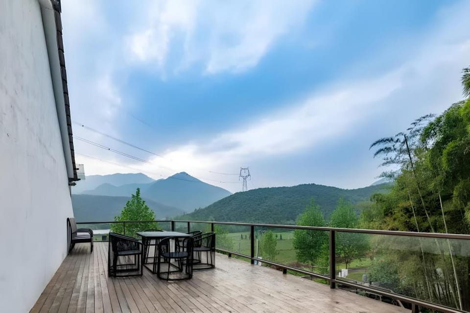 Floral Hotel · Oxygen Hotel Mogan Mountain Hotel Hotel in Zhejiang
