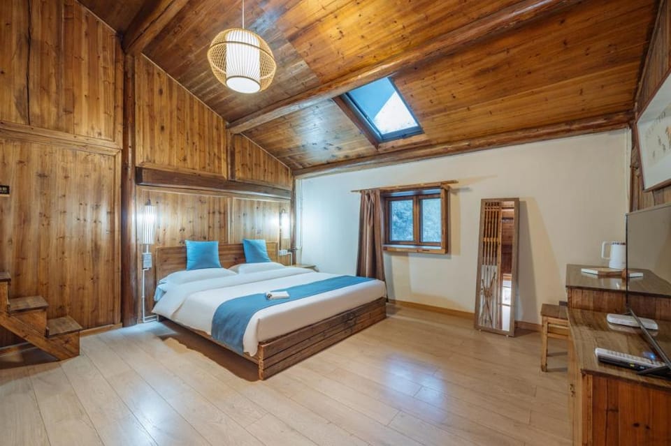 Floral Hotel · Quzhou Yueming Cangwu Hotel  (Ziweishan National Forest Park Branch) Hotel in Zhejiang