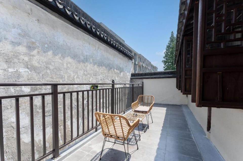 Floral Hotel·Xunshanli Hotel (Nanxun Baijianlou Store) Hotel in Suzhou