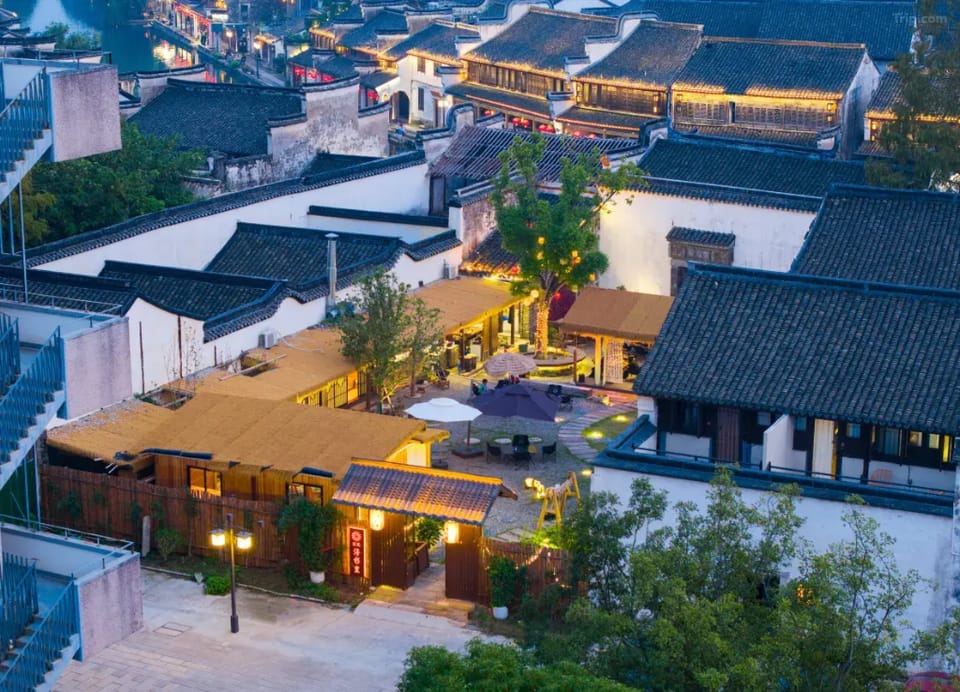 Floral Hotel·Xunshanli Hotel (Nanxun Baijianlou Store) Hotel in Suzhou