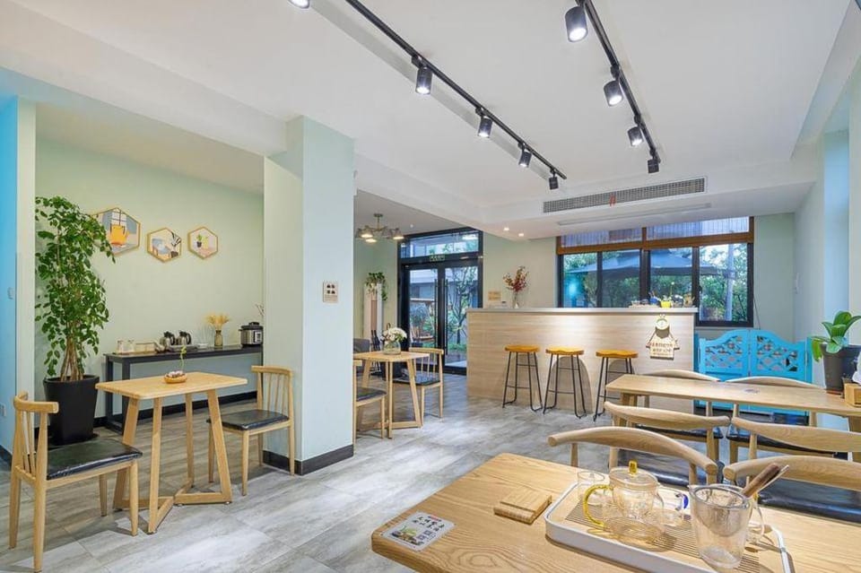 Floral Hotel·Wuxi Sanyueli Hotel ( Lingshan Dafo nianhuawan store) Hotel in Suzhou