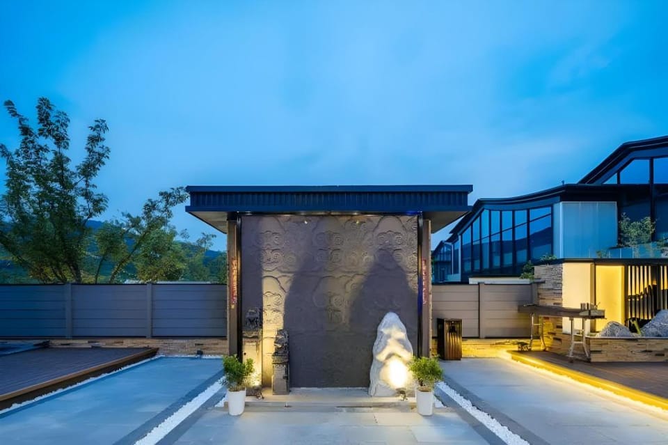 Floral Hotel·Baohua Temple Taoli spring breeze hotel Hotel in Nanjing