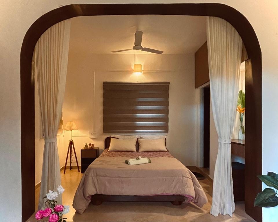 Stay A Li'l Bit More Hotel in Maharashtra