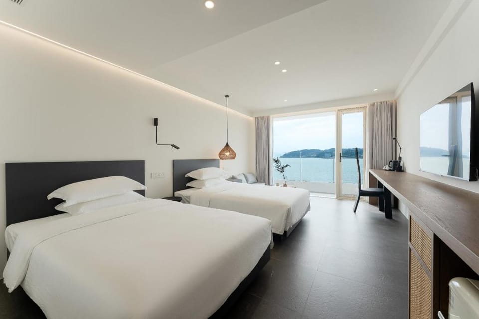Floral Hotel·Dongtou Banxia villa (Wenzhou Jiucai Ao Beach Branch) Hotel in Zhejiang