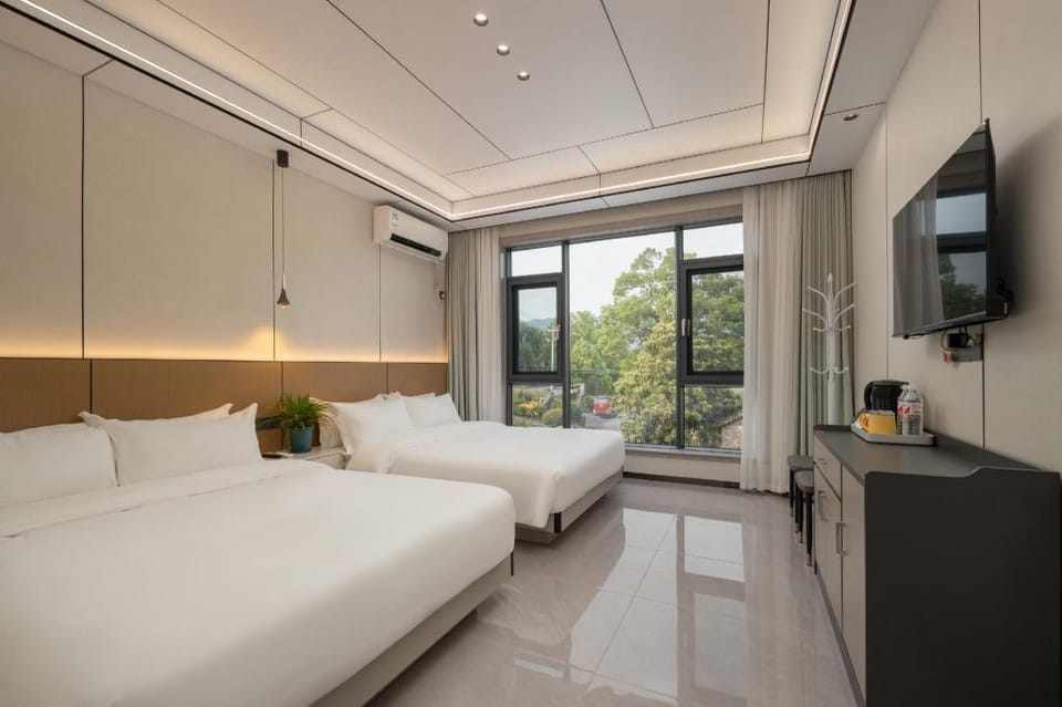 Floral Hotel·Tonglu Fenglinwan hotle Hotel in Hangzhou