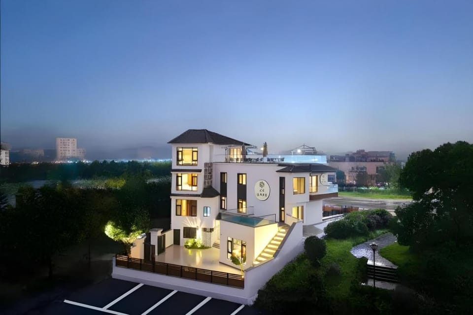Floral Hotel·Yuedi Hotel (Tonglu OMG Heartbeat Paradise Branch) Hotel in Hangzhou