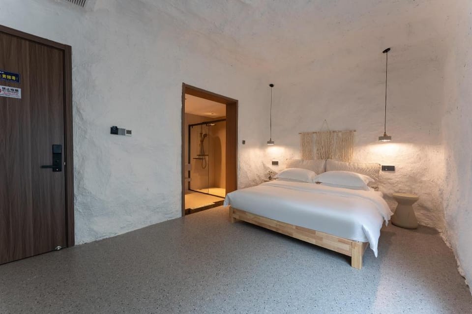 Floral Hotel·Yuedi Hotel (Tonglu OMG Heartbeat Paradise Branch) Hotel in Hangzhou