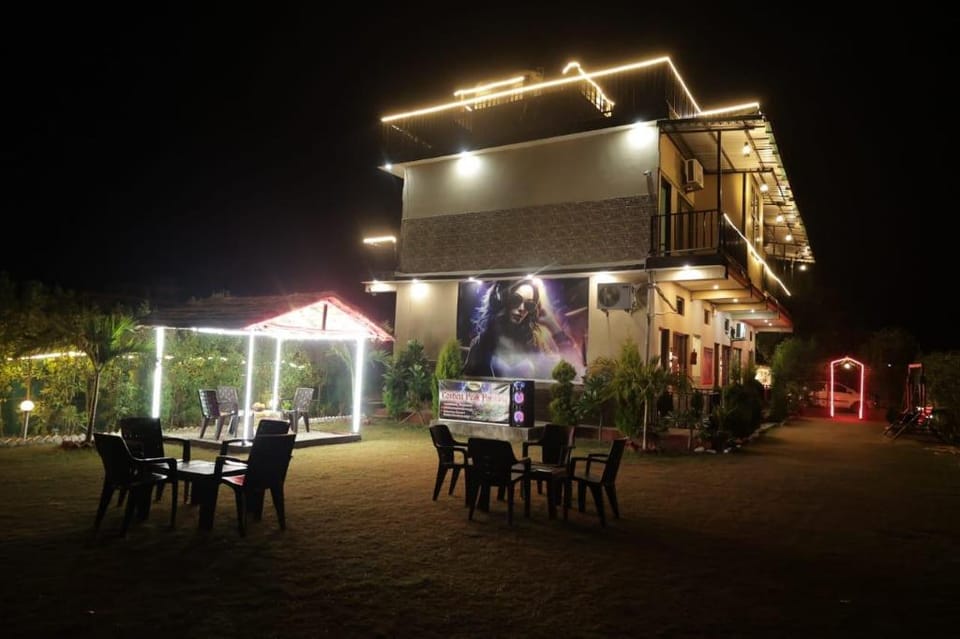 Corbett Peak Paradise Hotel in Uttarakhand