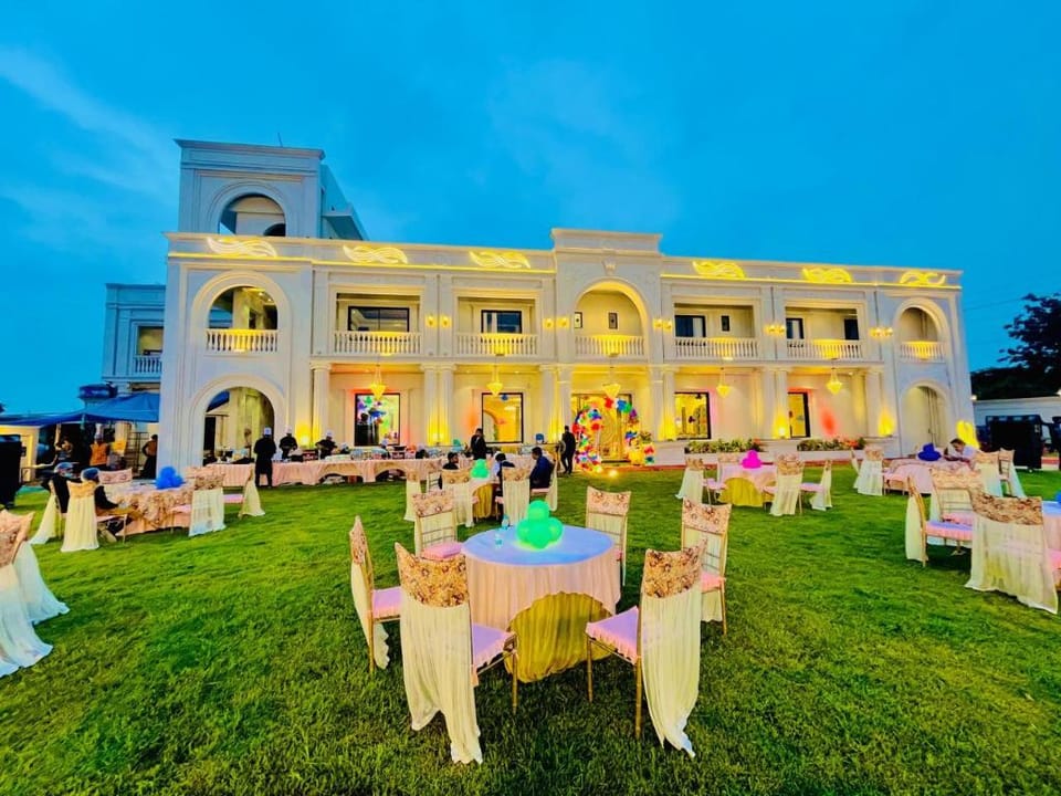 Imagine Resort Hotel in Lucknow