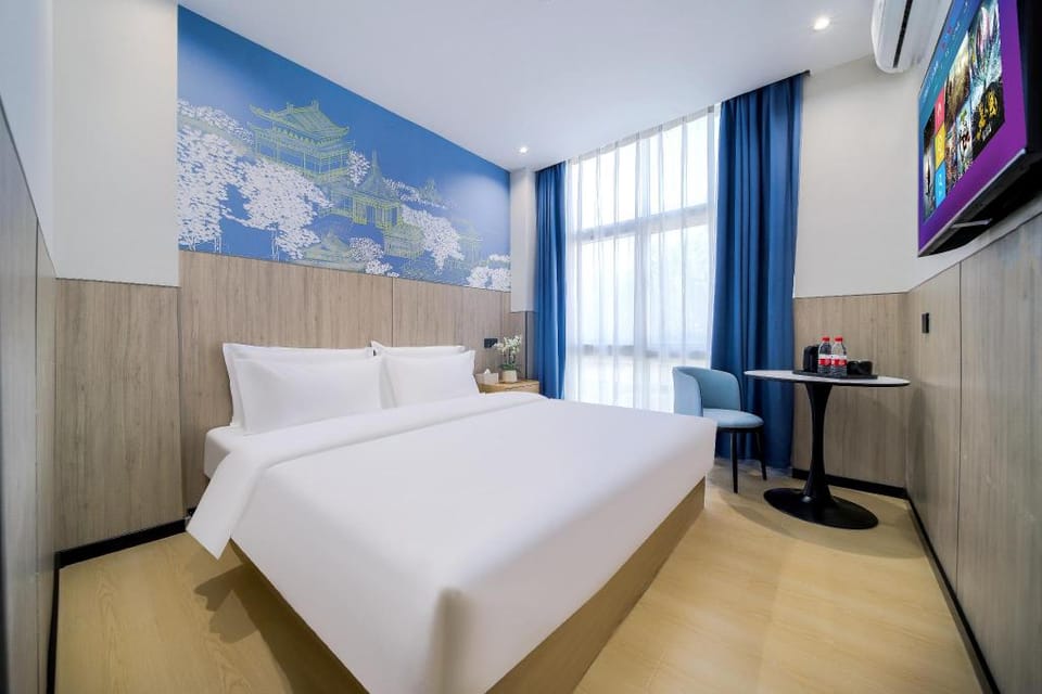 廷州酒店（郑州紫荆山南路花寨地铁站店） Hotel in China