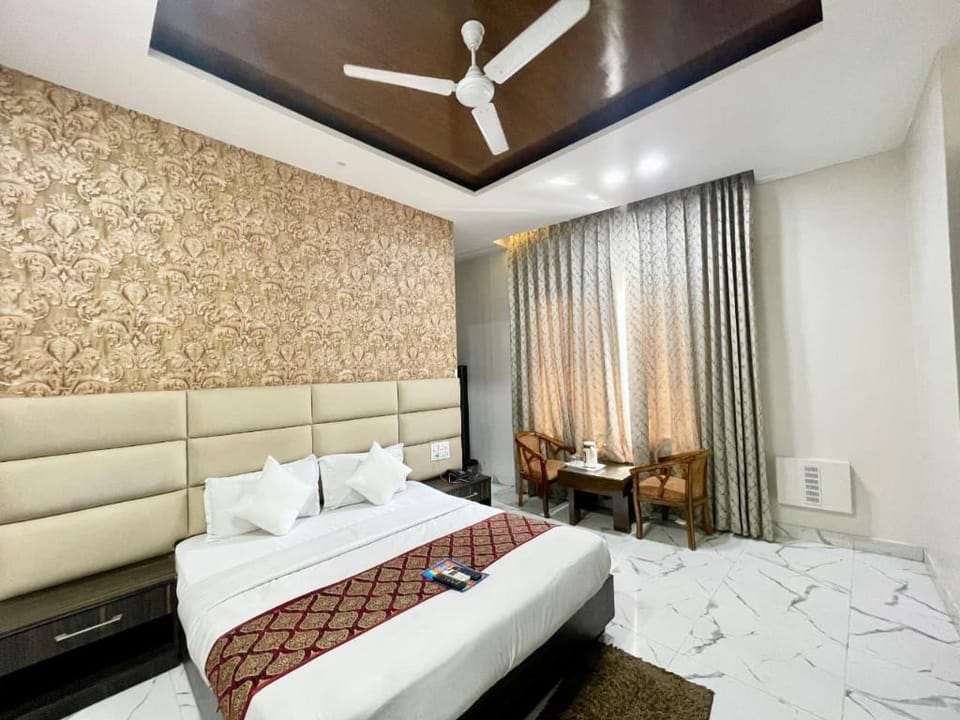 DhamStay Hotel L G Haridwar Hotel in Uttarakhand