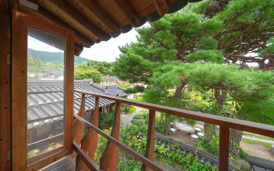 Gyeongju Bulguksa Hanok Farm Stay Hotel in South Korea