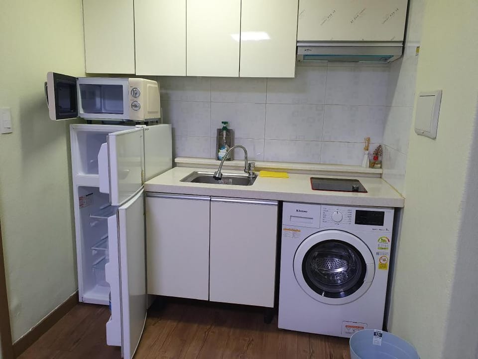 파주읍꽃동402호실 Hotel in Gyeonggi-do