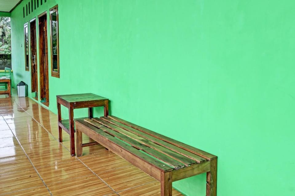OYO Life 92253 Nova Homestay Hotel in East Java