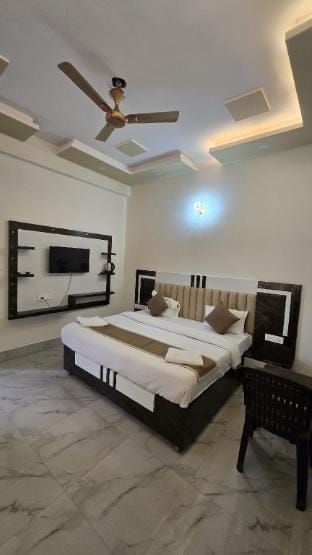 Girivar Dham  Apartment in Uttar Pradesh