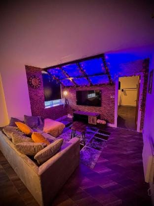 Spring Close Street Apartment in Leeds