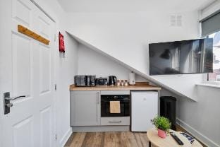 Beechwood Terrace Studios Apartment in Leeds