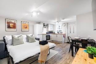 Back Claremont Grove Apartment in Leeds