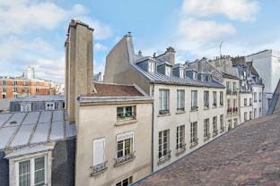 Bright studio in the heart of Paris: Marais/Rivoli Apartment in Paris