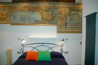 virgilio house-liana residence Apartment in Naples