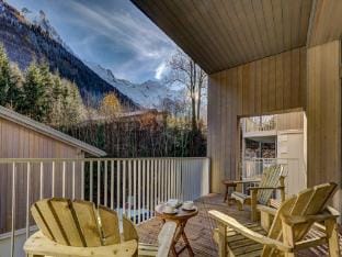 Cozy Chamonix Base with Scenic Balcony Apartment in Chamonix