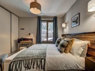 Central Chamonix Apartment with Views Apartment in Chamonix