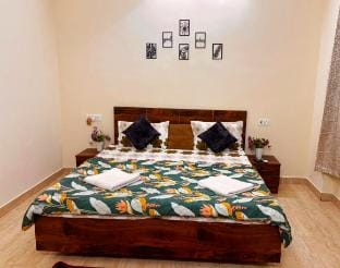 Heaven Vibes Stays| Luxury |1BHK Apartment Tapovan Apartment in Rishikesh