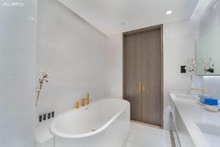 FIVE Palm | Prive Pool and Garden | Luxury Suite Apartment in Dubai