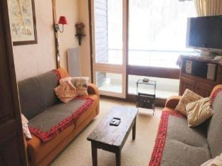 Apartment in Luberon with Ski-InSki-Out Access Apartment in Provence-Alpes-Côte d'Azur