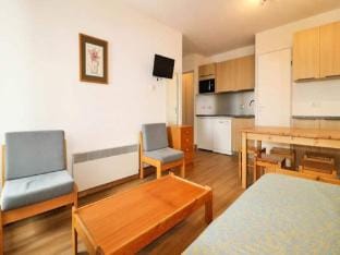 Rooms for 5 People Apartment in Montvalezan