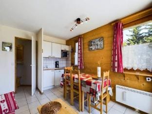 Rooms for 6 People Apartment in Montvalezan