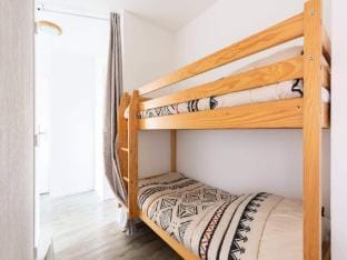 Rooms for 8 People Apartment in Occitanie