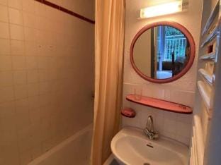 Rooms for 4 People Apartment in Occitanie