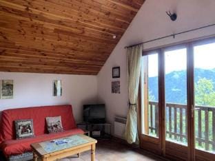 Chalets for 8 People Apartment in Uvernet-Fours