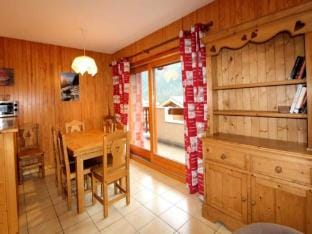 Residence Le Roselin for 8 people Apartment in Champagny-en-Vanoise